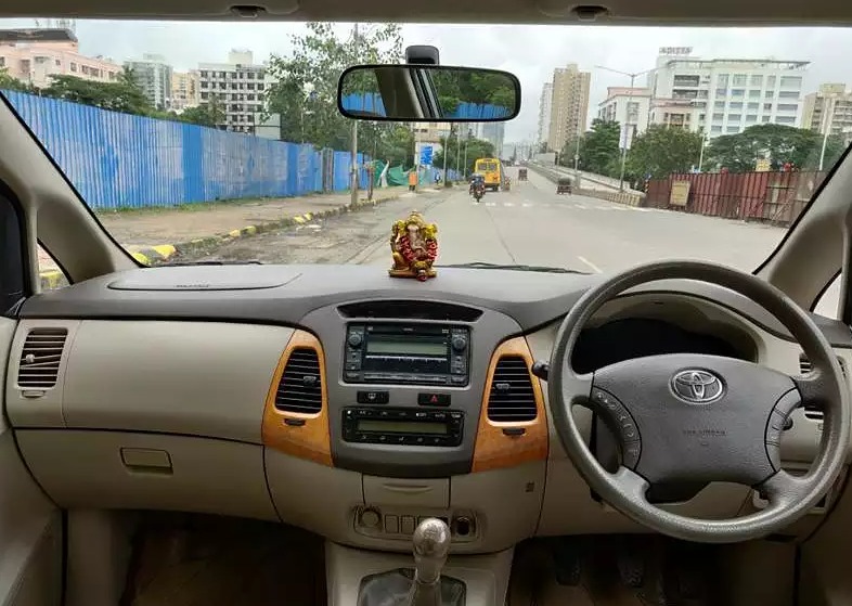 Toyota Innova(2009-2012) 2.5 G 7 Str Bs-iii